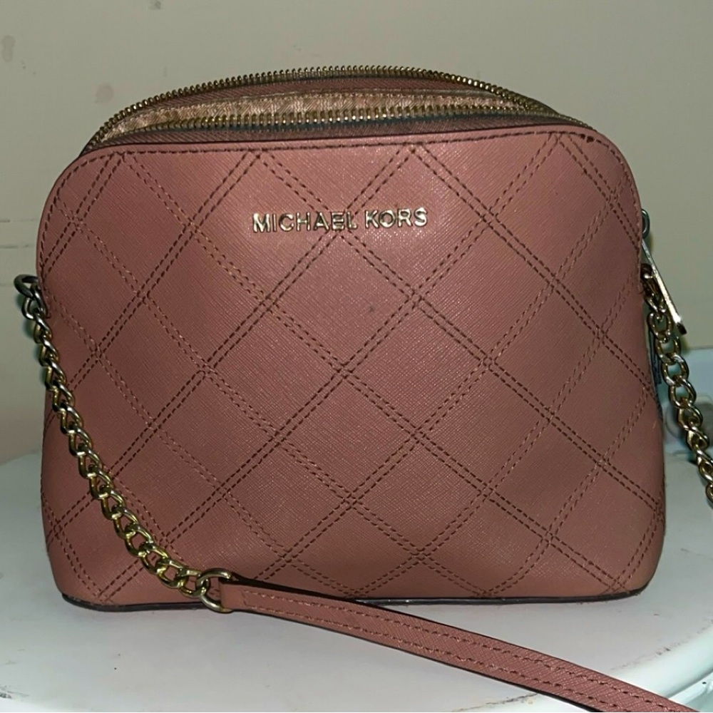 Micheal Kors Crossbody Rose Gold purse